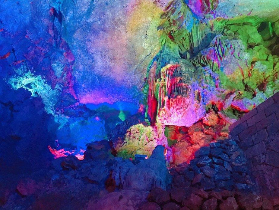 加码国潮消费 颐堤港举行艺术灯展